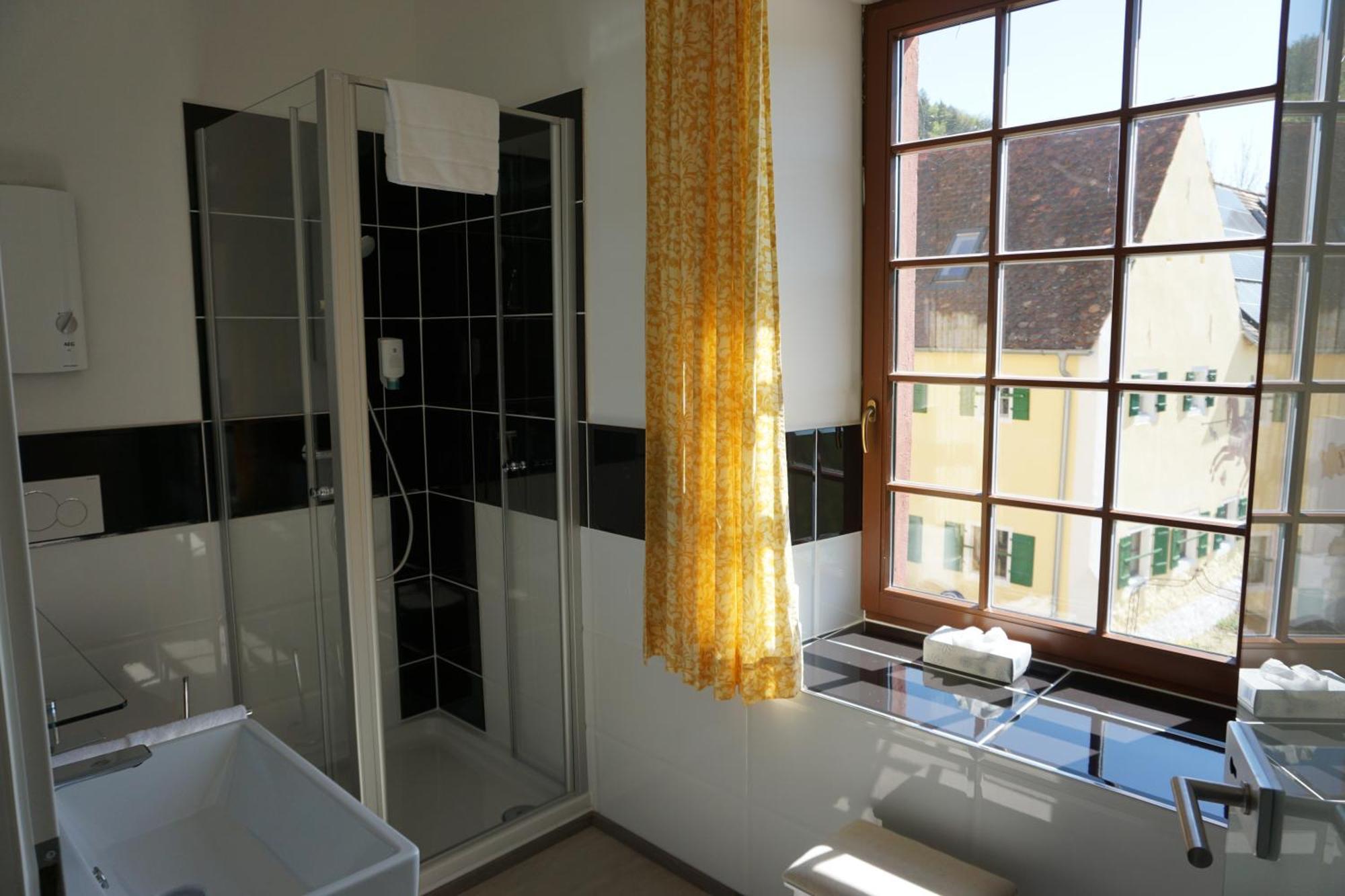 Schlossresidenz Heitzenhofen Hotel 3*