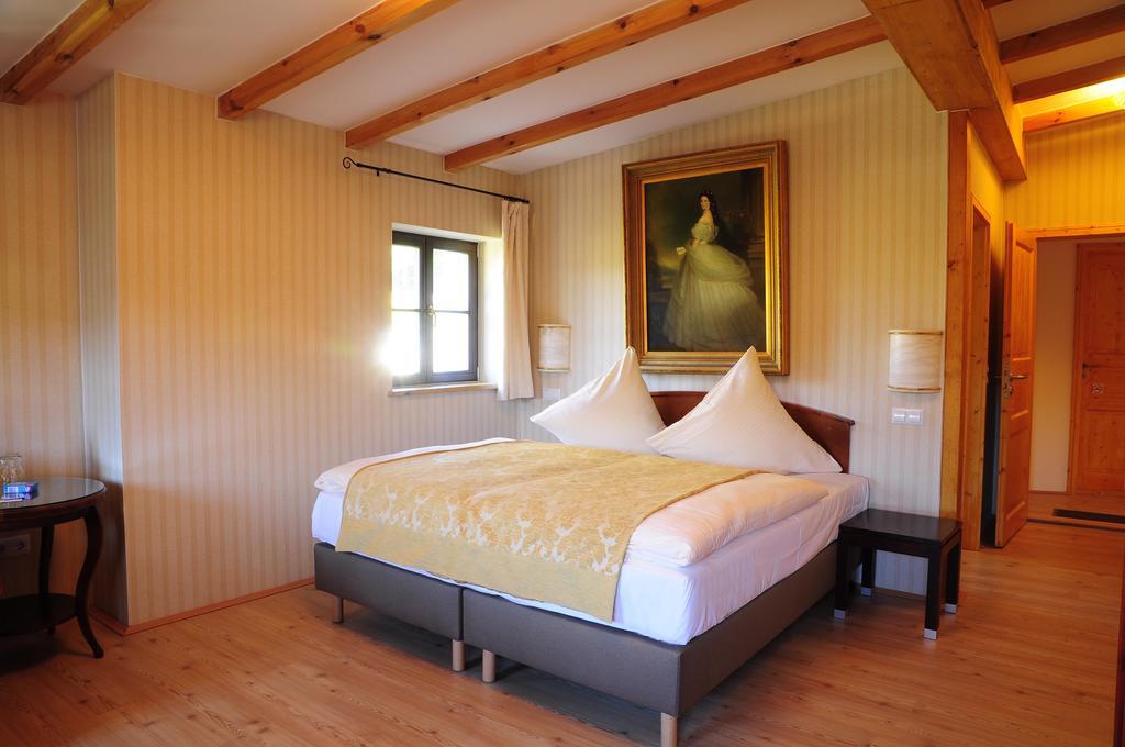 Schlossresidenz Heitzenhofen