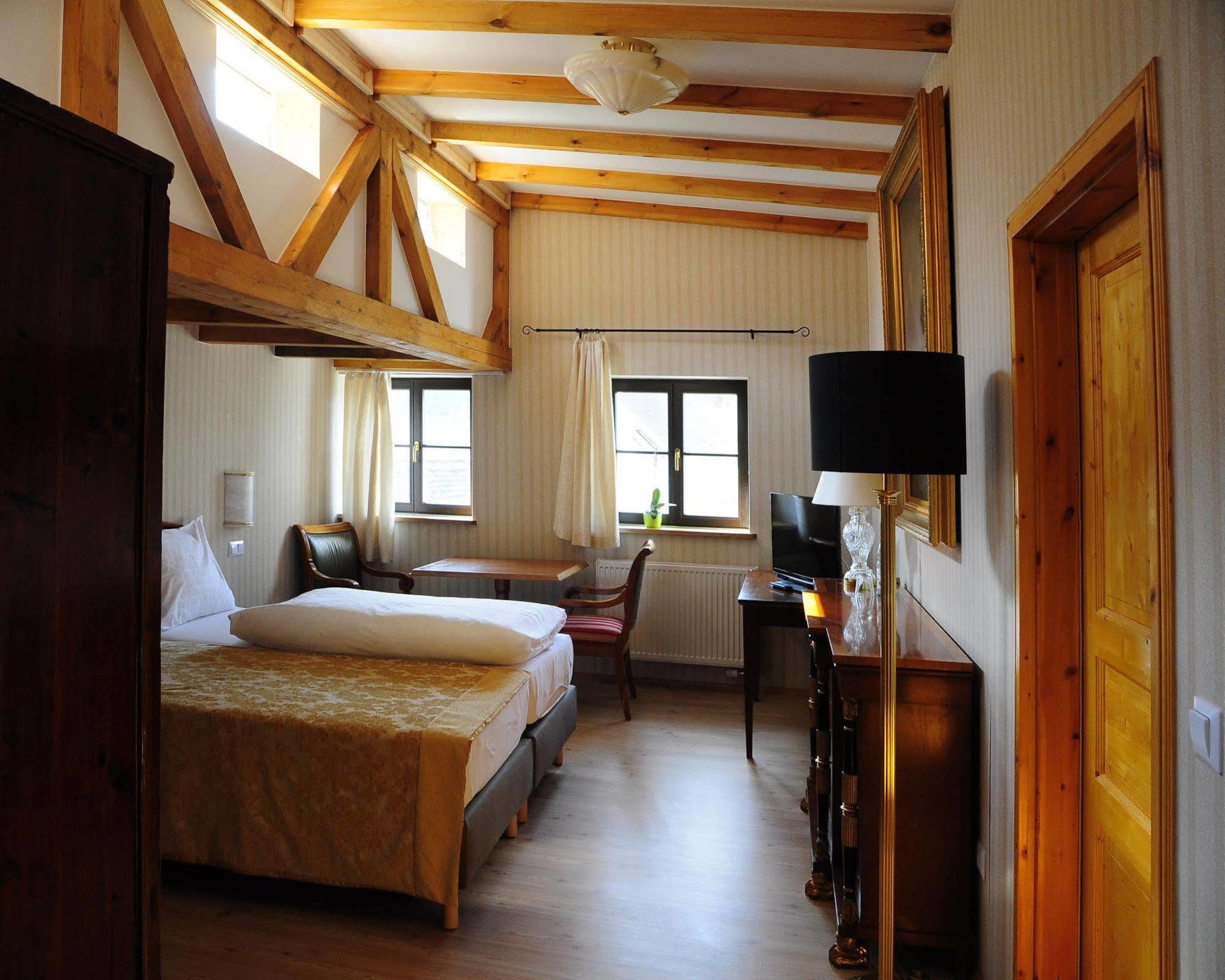Schlossresidenz Heitzenhofen Hotel Duggendorf