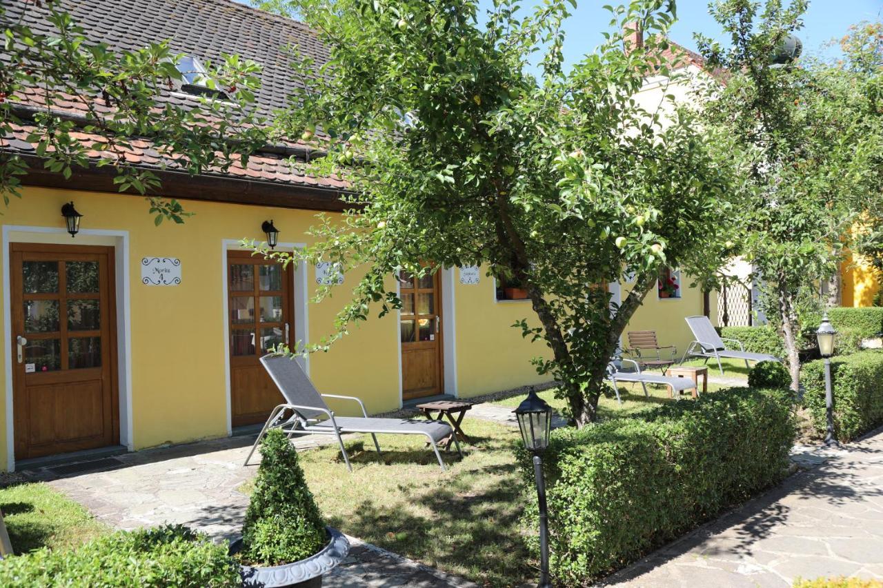 Отель Schlossresidenz Heitzenhofen